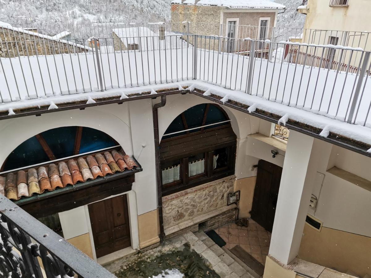 Piazzetta Del Forno Grazioso Bilocale Ad Assergi Exterior photo